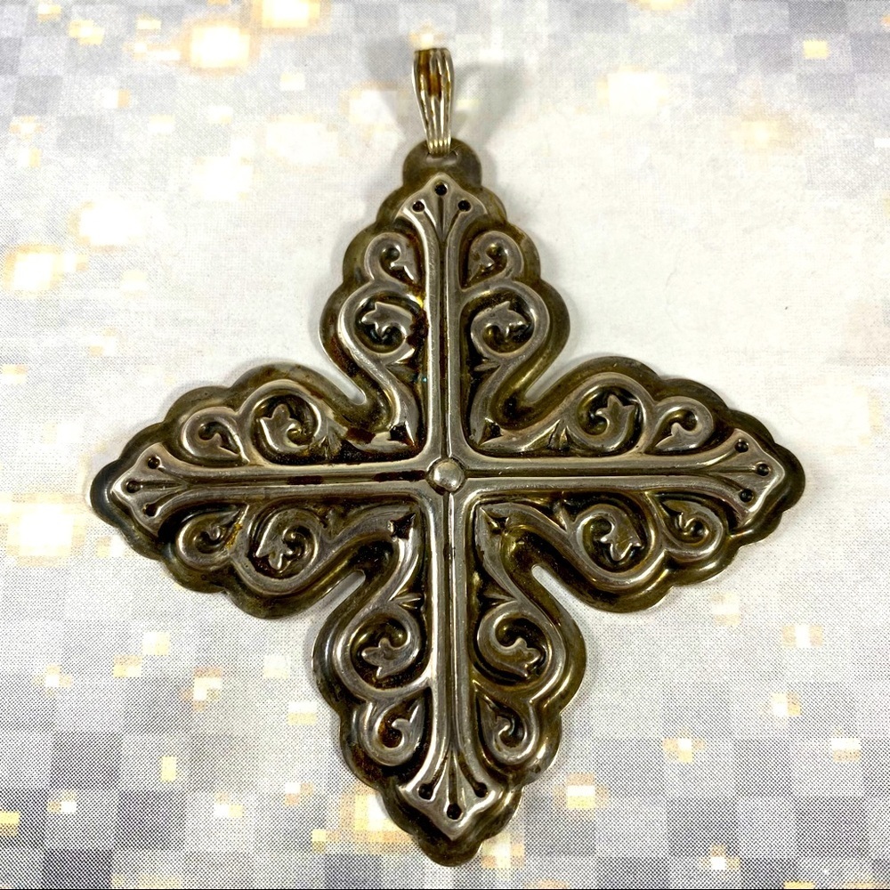 Large ornate Reed and Barton Sterling silver Maltese cross pendant